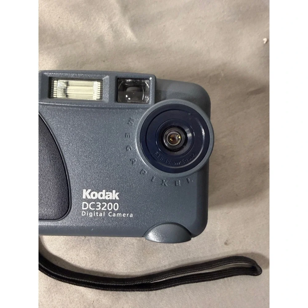 Kodak DC3200 Digital Camera Vintage 1MP Point and Shoot Blue